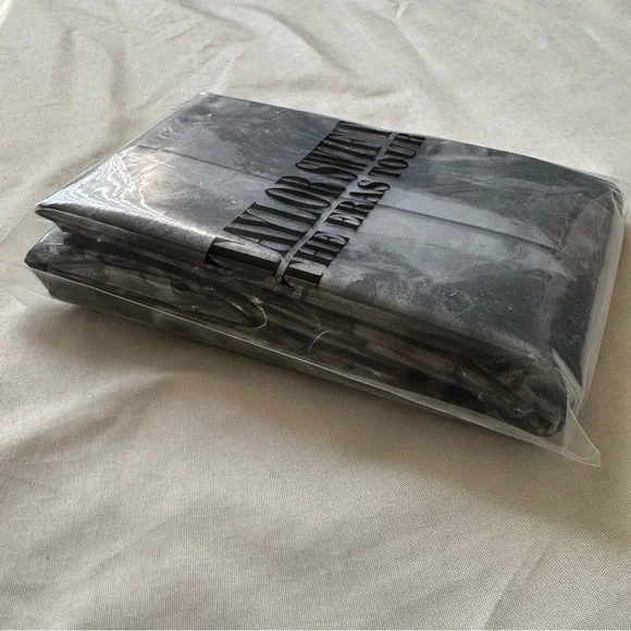 Taylor Swift The Eras Tour Poncho - Picture 5 of 6